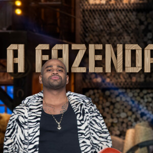 Em 'A Fazenda 15', Cezar Black foi considerado um dos grandes vilões da temporada, mas engatou um romance com a forrozeira Kally Fonseca