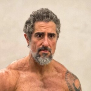 Marcos Mion também se dedicou ainda mais ao fisiculturismo, chegando a treinar 4 vezes por dia