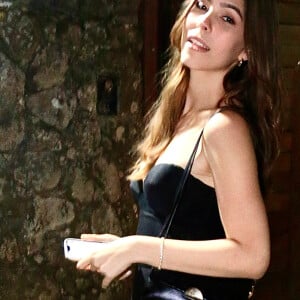Buba de 'Renascer', Gabriela Medeiros também escolheu all black sem alças e mangas para festa de 23 anos de Duda Santos