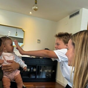 Carol Dantas recebeu Neymar e Bruna Biancardi em sua casa, na Espanha
