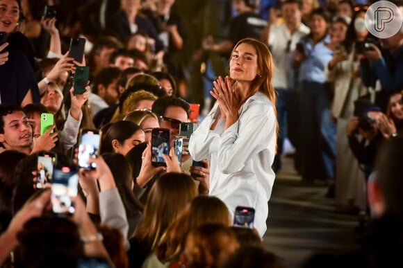 Em primeiro desfile de sua marca, Sasha Meneghel comenta que é sim 'nepobaby'