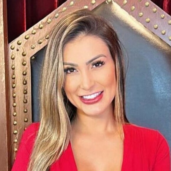 Andressa Urach retoma vida fitness após procedimentos estéticos e exibe corpão em vídeos na academia