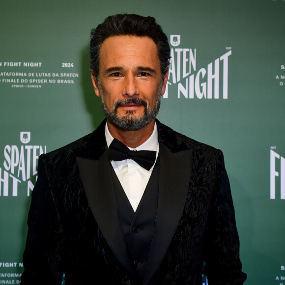 Rodrigo Santoro foi ao Spaten Flight Night sem a mulher, Mel Fronckowiak, grávida pela segunda vez