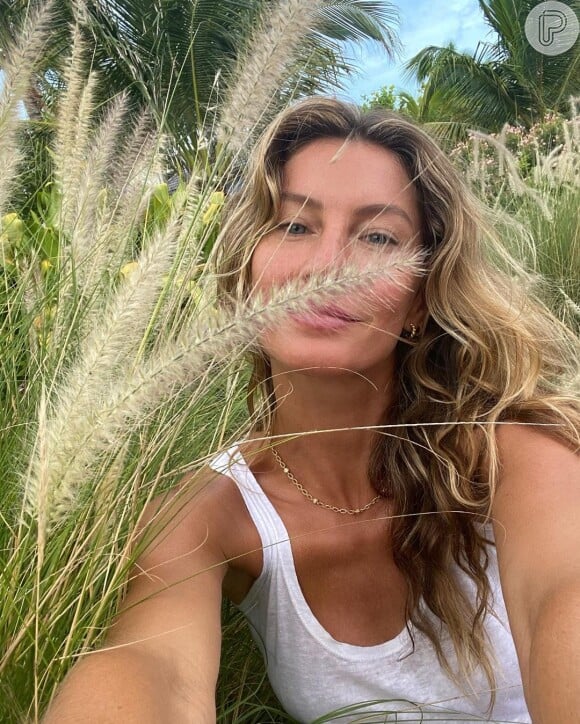 Gisele Bündchen destacou seu belo corpo em fotos, fruto de uma alimentação saudável e exercícios físicos