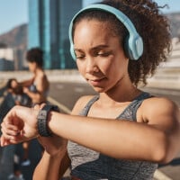 Vai começar a caminhar? Saiba como escolher o smartwatch certo para a sua atividade ao ar livre