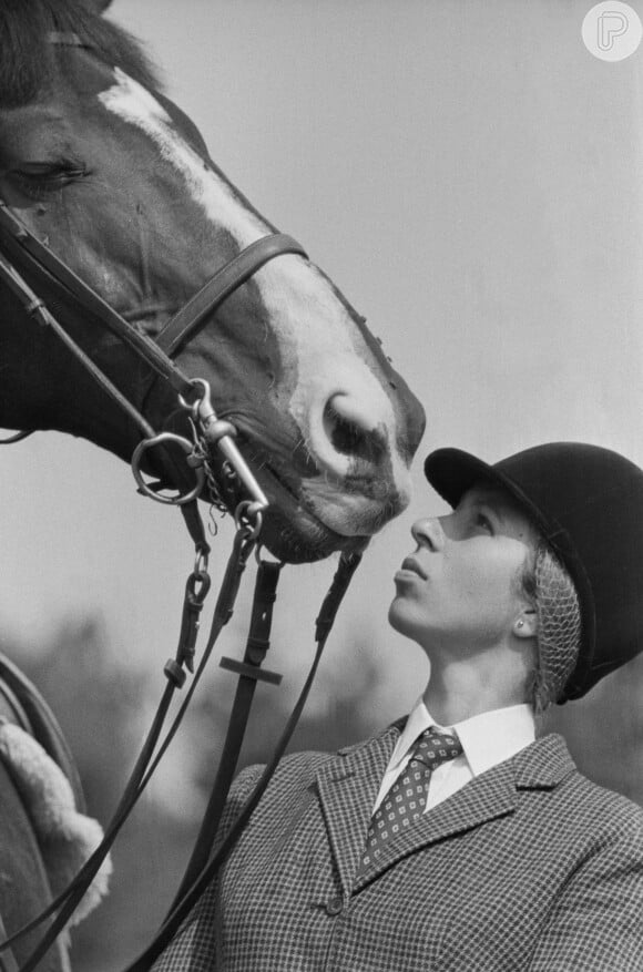 Princesa Anne chegou a ficar inconsciente após seu cavalo cair sobre ela em 1976