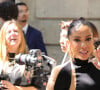 Anitta rejeitada? Atriz americana é atacada após vídeo 'ignorando' a cantora em evento de moda viralizar. Assista!
