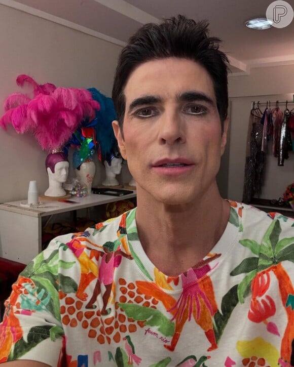 Reynaldo Gianecchini tem dado o que falar nas redes sociais por interpretar uma personagem drag queen em uma peça