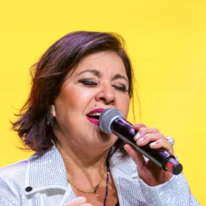 Roberta Miranda, a rainha do sertanejo, revelou ser 'trissexual' em 2022. Ela afirmou que já se envolveu com homens e mulheres e, também, já namorou uma travesti