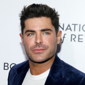 Rosto de Zac Efron chamou atenção por ter mudado bastante ao longo dos anos