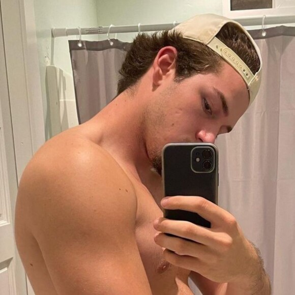 Pietro Antonelli, filho de Giovanna Antonelli e Murilo Benício, chama atenção por físico definido em fotos sem camisa