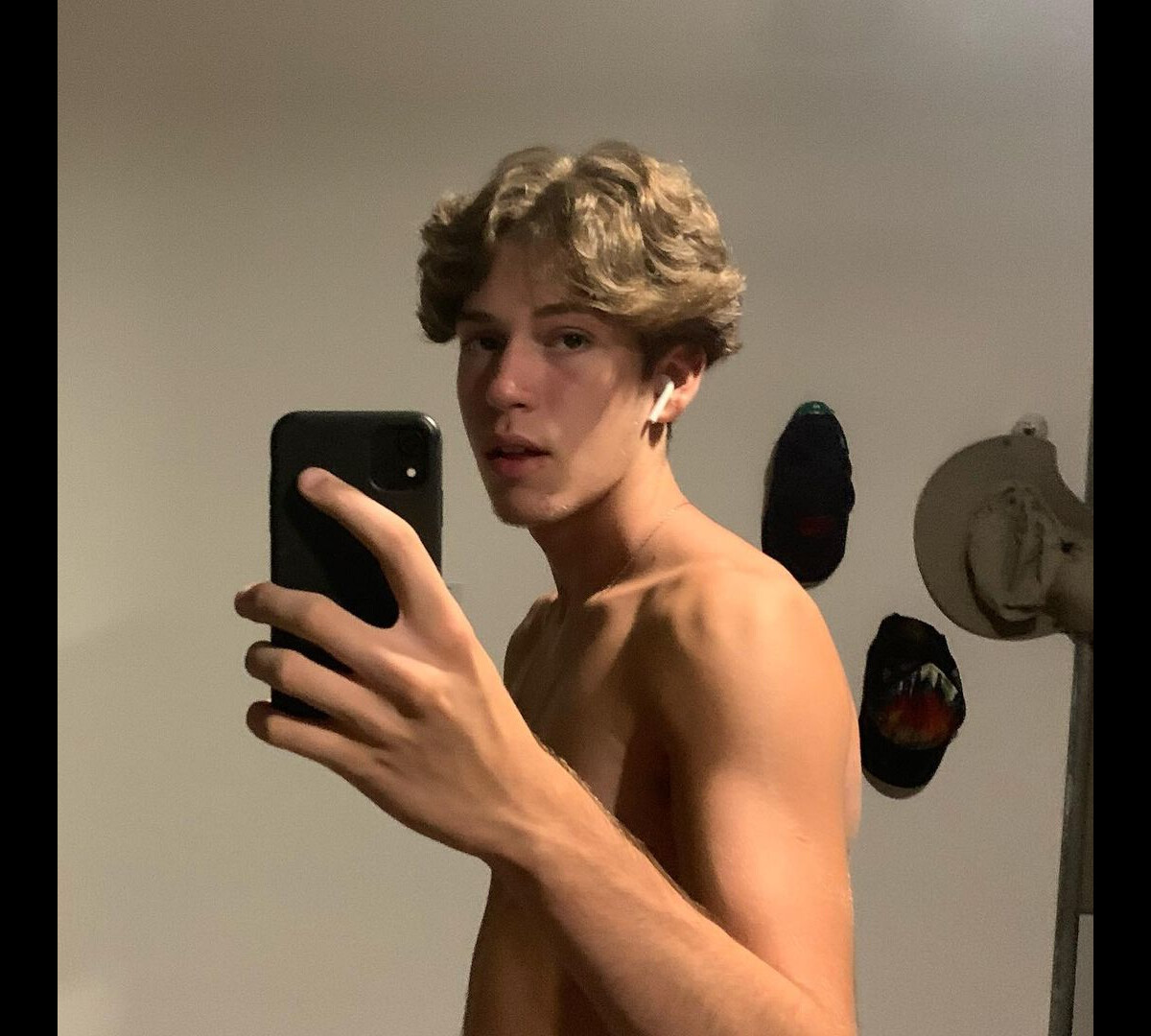 Foto Pietro Antonelli vem surpreendendo internautas por seu