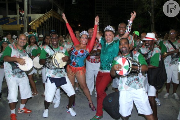 Susana Vieira brilhou no ensaio da Grande Rio que aconteceu na noite de domingo, 25 de janeiro de 2015, na Marquês de Sapucaí, no Rio. Só de maiô, a atriz, de 72 anos, mostrou que está em plena forma e cheia de disposição