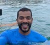 Samuel de Assis posa completamente nu em cachoeira durante viagem pela Chapada dos Veadeiros