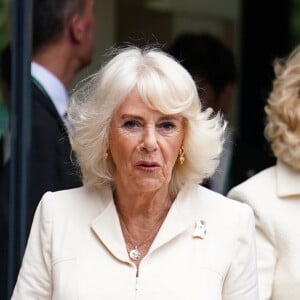 Camilla Parker-Bowles chamou atenção durante aparição em uma partida do Torneio de Wimbledon, a mais popular competição de tênis da Inglaterra