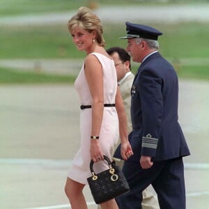Princesa Diana foi a responsável por transformar esta bolsa em trend