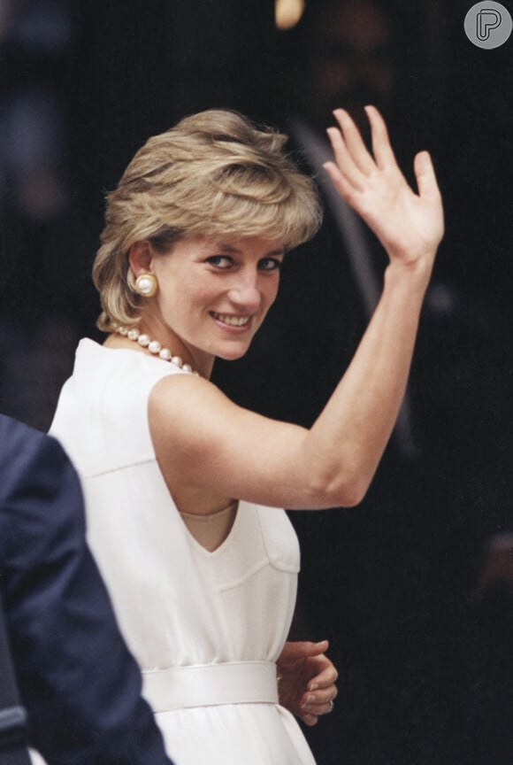 Princesa Diana e o então Príncipe Charles em 1987