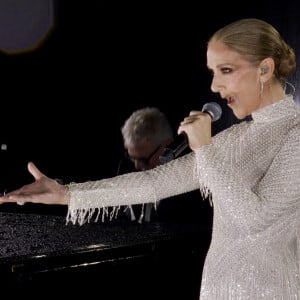 Olimpíadas de Paris 2024: Céline Dion fez apresentação impactante após ser diagnosticada com Síndrome da Pessoa Rígida