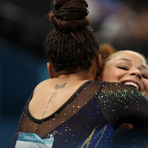 Lorrane Oliveira e Flávia Saraiva se emocionaram com bronze nas Olimpíadas de Paris 2024