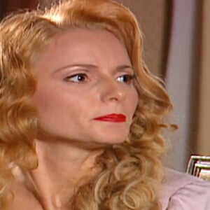 Kátia cede chantagem de Cristina no capítulo da novela 'Alma Gêmea' desta quinta-feira (01/08)