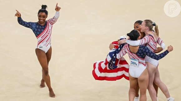 Simone Biles defendeu seu time dos comentários de MyKayla Skinner