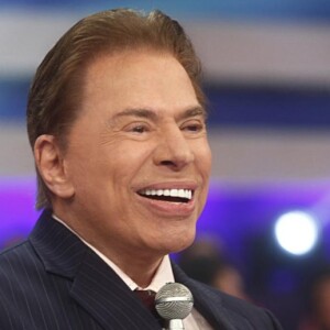 Internação de Silvio Santos: a unidade de saúde colocou um nome falso na porta do quarto onde o apresentador recebe os cuidados. Assim, evita-se olhares indesejados