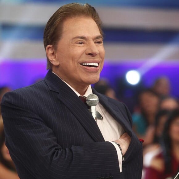 Internação de Silvio Santos: a unidade de saúde colocou um nome falso na porta do quarto onde o apresentador recebe os cuidados. Assim, evita-se olhares indesejados