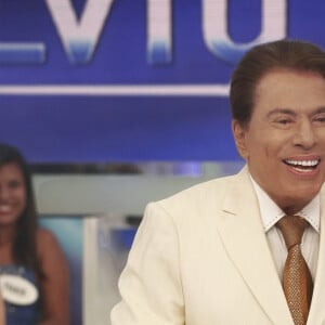 Silvio Santos teria sofrido recaída nos sintomas da gripe H1N1, segundo o colunista Gabriel Perline, da revista Contigo