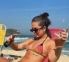 Mel Maia vive atualizando suas redes sociais com fotos de biquíni em praias paradisíacas