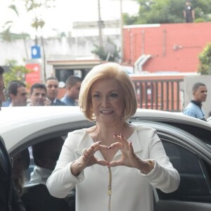 Hebe Camargo morreu no dia 29 de setembro de 2012 em decorrência de um câncer