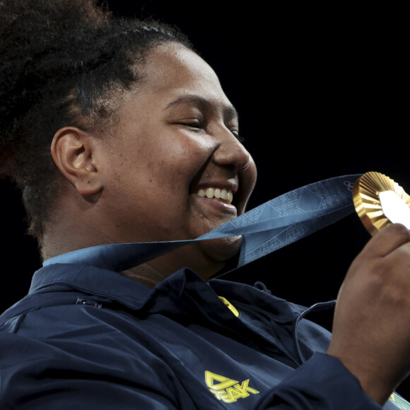 Beatriz Souza conquistou medalha de ouro, tal como Rebeca Andrade nas Olimpíadas 2024