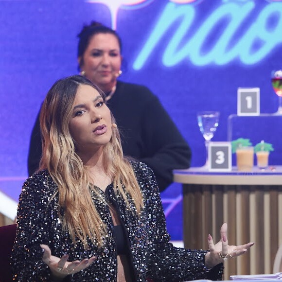  Virginia aproveitou para revelar sua vontade de participar do reality show. "Eu tenho vontade de ir", declarou a apresentadora