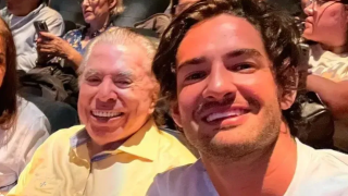 Poucos sabem, mas Alexandre Pato, marido de Rebeca Abravanel, estava sem banho em 1ª visita a Silvio Santos: 'Quebrado'