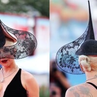 Lady Gaga no Festival de Veneza: com look preto nada clichê, artista usa acessório para lá de excêntrico com mais de 20 anos