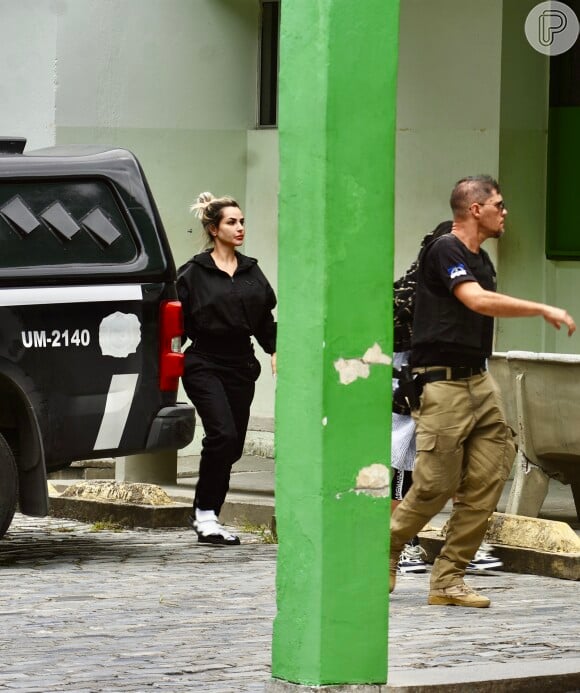 Deolane Bezerra e mãe, Solange, foram presas sob acusação de lavagem de dinheiro em ação da Polícia Civil