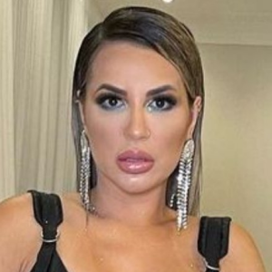 Se for condenada, Deolane Bezerra pode ter pena de prisão de 3 a 10 anos, e a multa pode chegar até a R$ 20 milhões.
