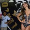 Sabrina Sato vai a ensaio da Gaviões da Fiel, em São Paulo, com body transparente