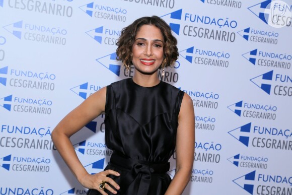 Camila Pitanga prestigiou a cerimônia do Prêmio Cesgranrio de Teatro