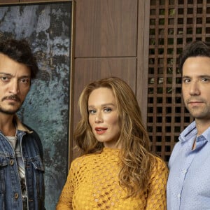 Mariana Ximenes interpreta Ísis em 'Mania de Você'. Na novela, a vilã é casada com Henrique (Antonio Saboia), mas vive um caso com Guga (Allan Souza Lima) 