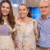 Fernanda Machado posou com seus pais após sua participação no programa 'Encontro'