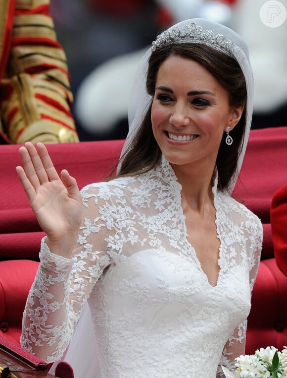 A princesa Kate Middleton usou joias de Lady Di, sua sogra, ao se casar com o príncipe William