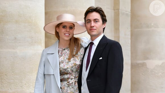 A Princesa Beatrice e o esposo Edoardo se casaram numa cerimônia apenas para os mais íntimos, em 2020, em meio à pandemia de Covid-19.