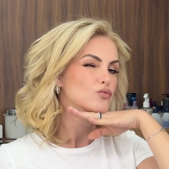 Ana Hickmann: 'Comecei o dia revendo as memórias com o meu menino. Quanta coisa vivemos nesses 10 anos!'