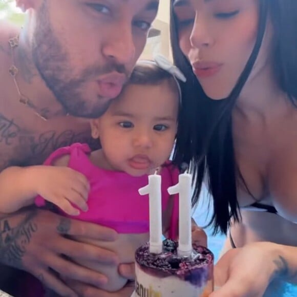 Neymar teve uma filha com Amanda Kimberlly antes mesmo de Mavie completar 1 ano