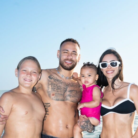 Filho mais velho de Neymar, Davi Lucca também participou da festa de Mavie