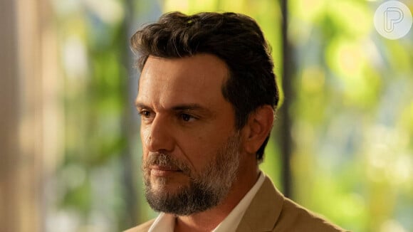 Na primeira semana de Mania de Você, Molina (Rodrigo Lombardi) trama para aproximar Luma (Agatha Moreira) de Mavi (Chay Suede).