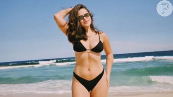 Maisa Silva exibe corpo definido em fotos na praia e deixa famosas encantadas. Veja!