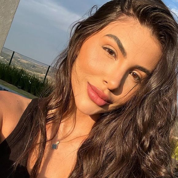 Namorada de Arthur Aguiar recebeu muitos comentários positivos de suas seguidoras pelos conselhos