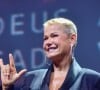 Skincare caseiro da Xuxa inclui hidratação com a metade de um mamão no rosto