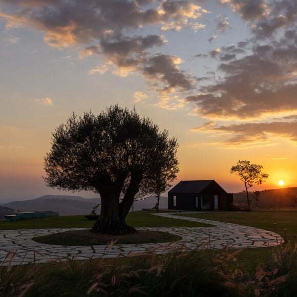 Bruno Gagliasso e Giovanna Ewbank são proprietários do Rancho da Montanha, uma casa de campo localizado em Membeca, no município de Paraíba do Sul